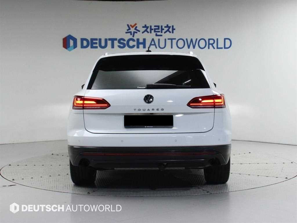 Volkswagen Touareg — photo 04