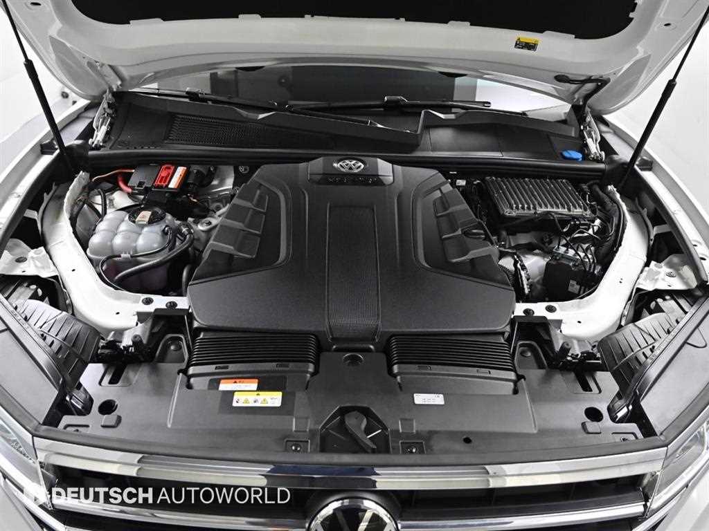 Volkswagen Touareg — photo 06