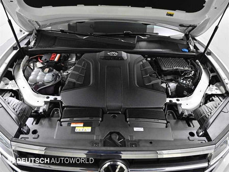 Volkswagen Touareg — photo 06