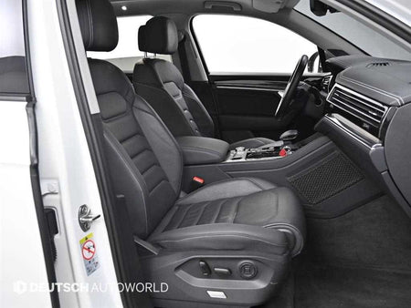 Volkswagen Touareg — photo 10