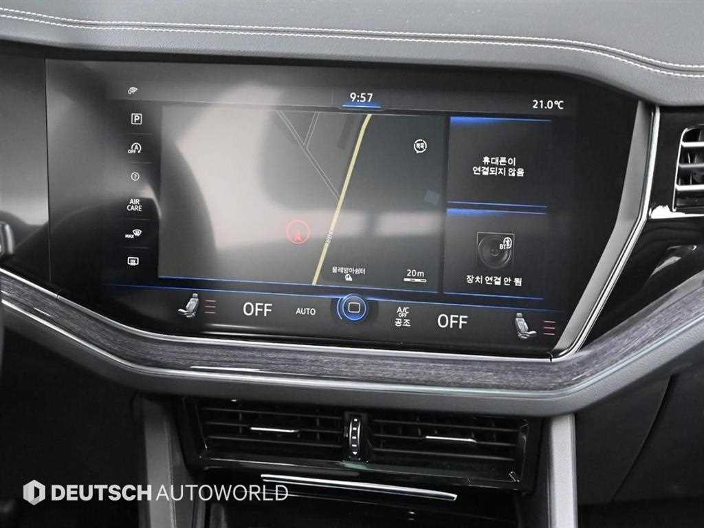 Volkswagen Touareg — photo 14