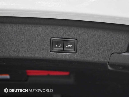 Volkswagen Touareg — photo 20