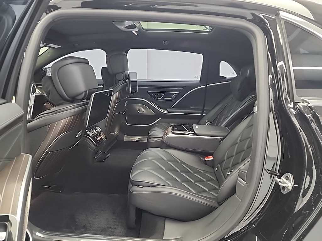 Mercedes-Benz S-Class — photo 12