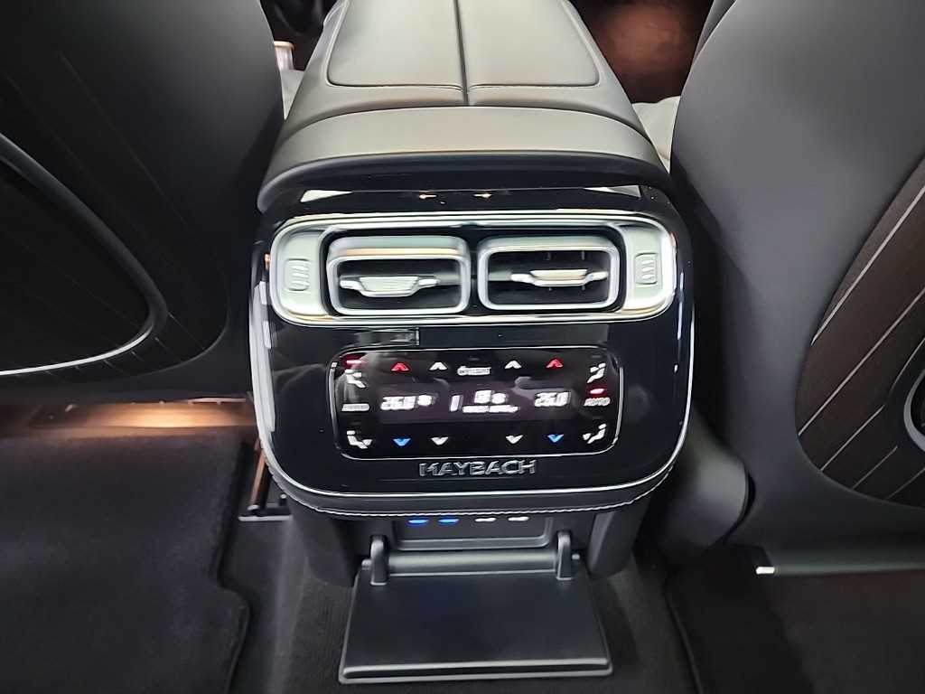 Mercedes-Benz S-Class — photo 13