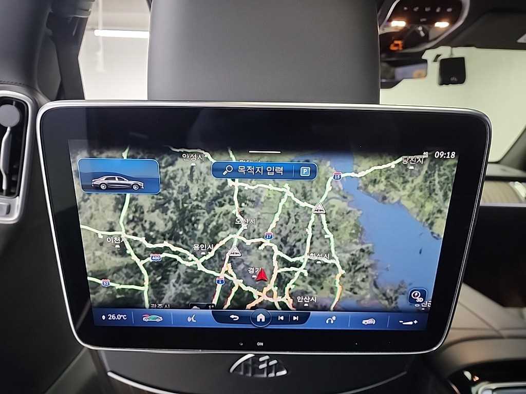 Mercedes-Benz S-Class — photo 14