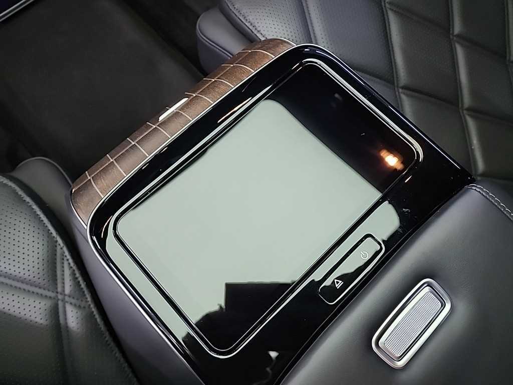 Mercedes-Benz S-Class — photo 15