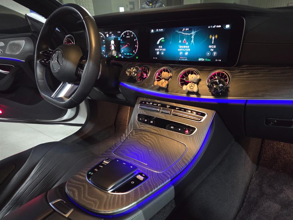 Mercedes-Benz CLS-Class — photo 17