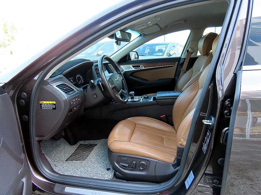 Genesis G80 — photo 05
