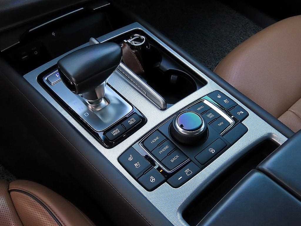 Genesis G80 — photo 11