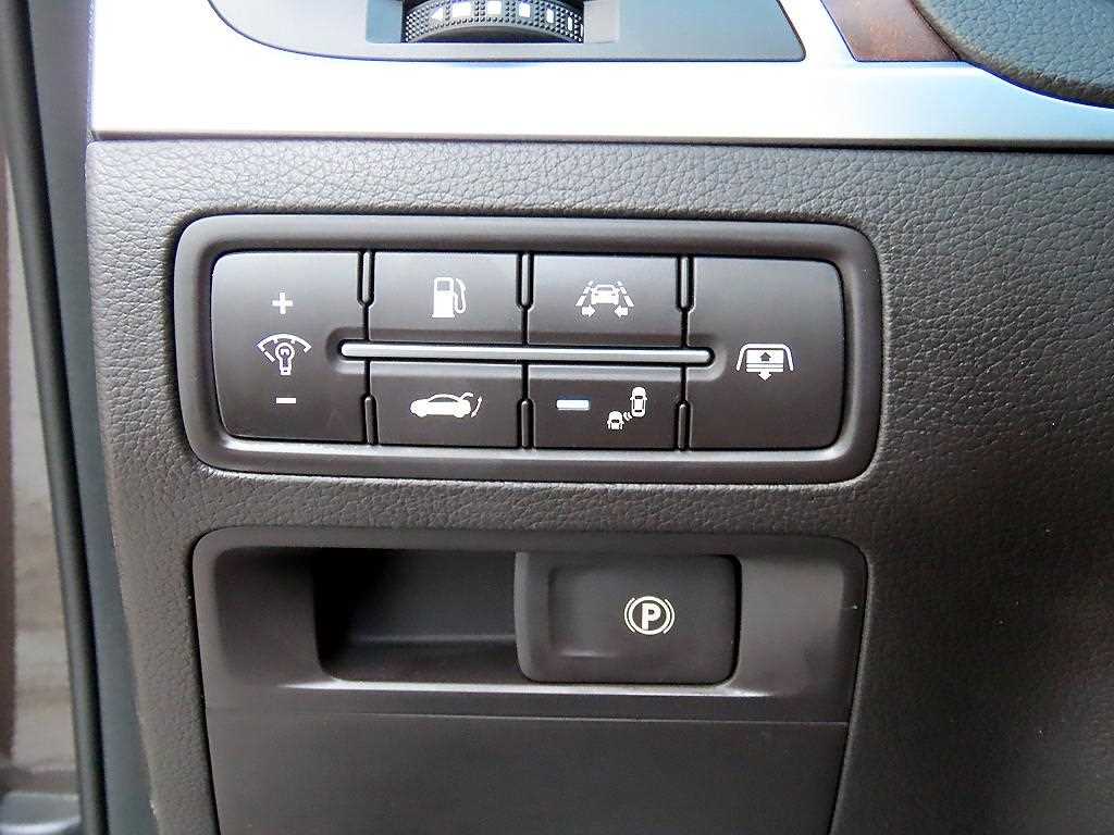 Genesis G80 — photo 13