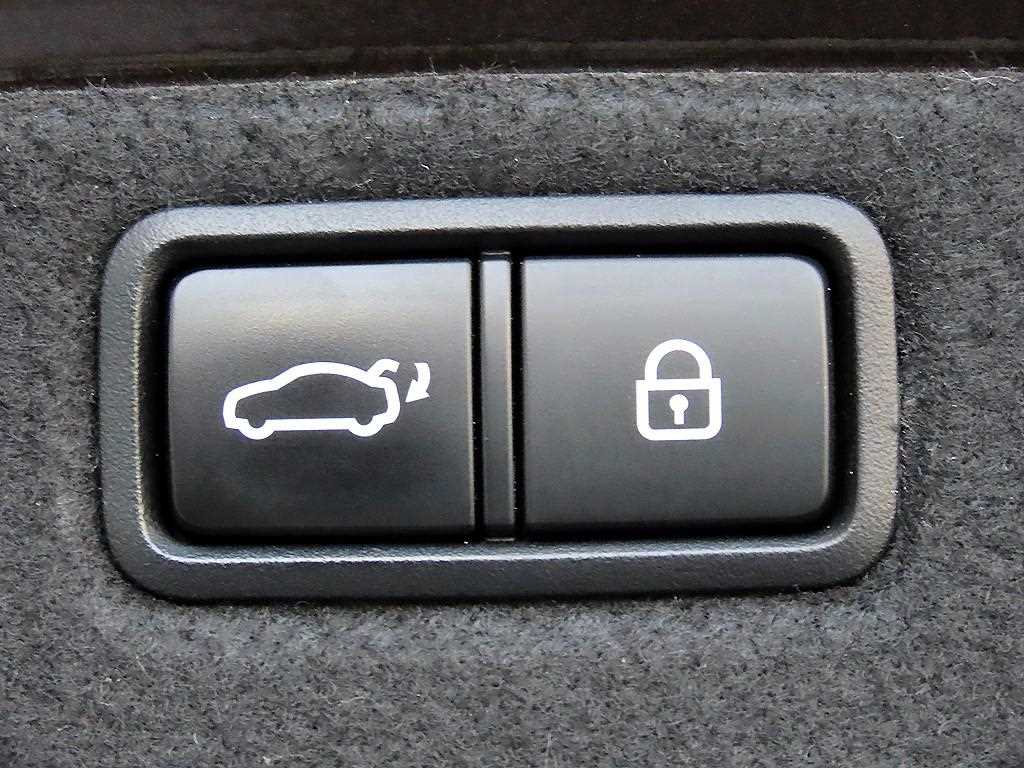 Genesis G80 — photo 16
