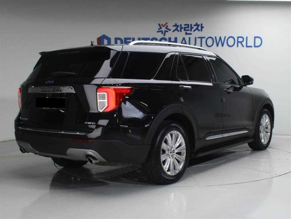 Ford Explorer — photo 03