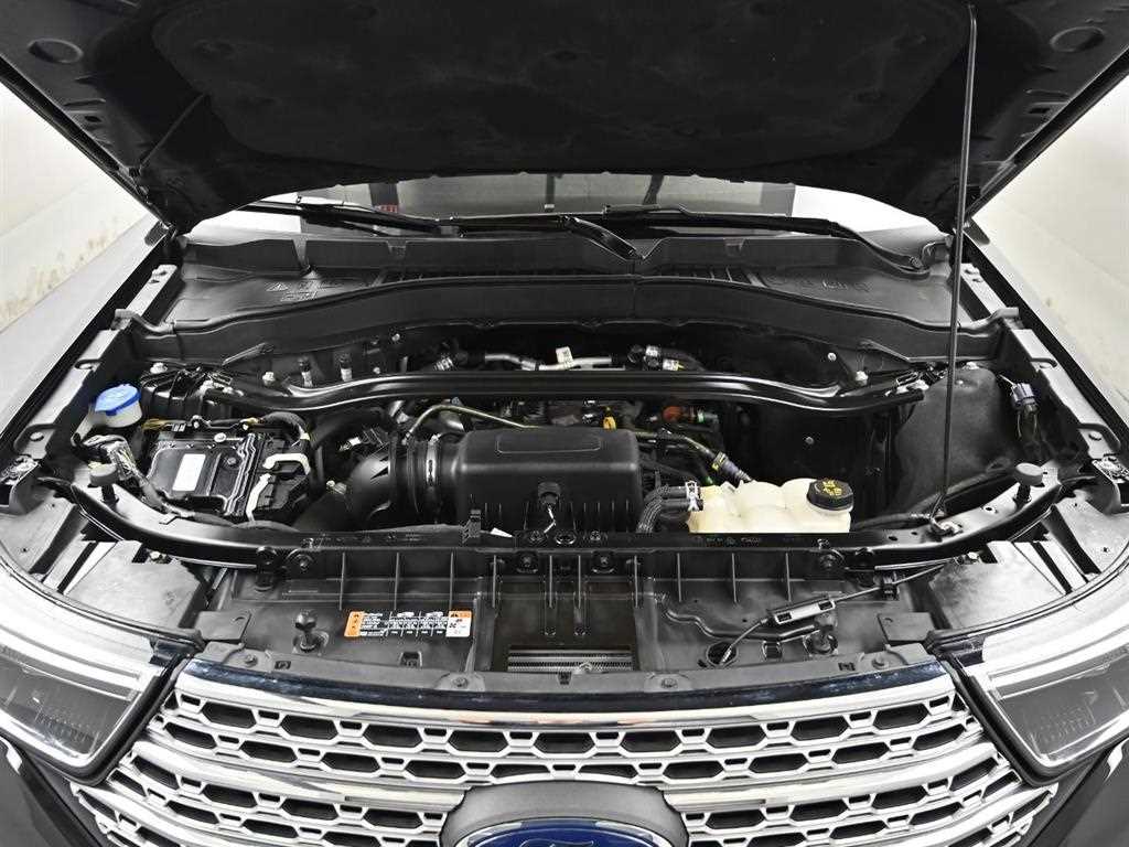 Ford Explorer — photo 07