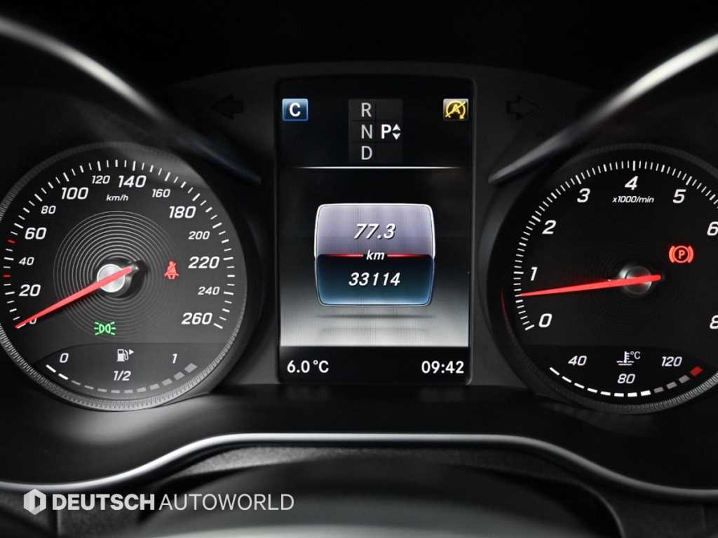 Mercedes-Benz C-Class — photo 08