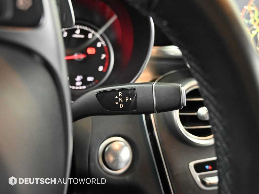 Mercedes-Benz C-Class — photo 09