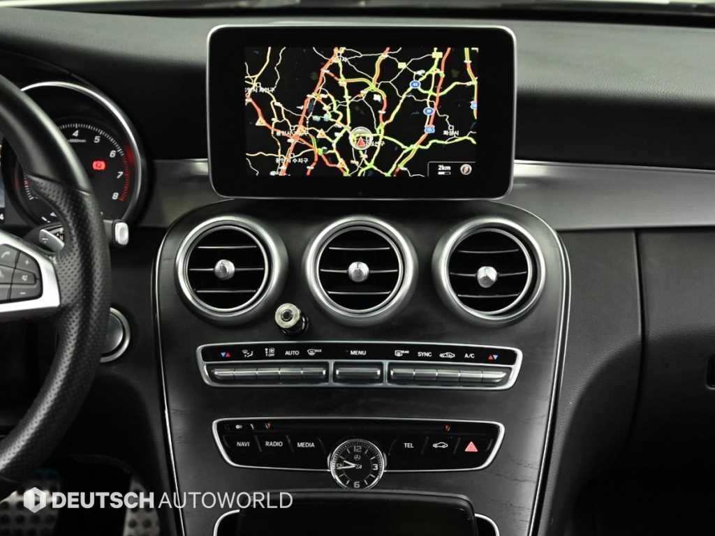 Mercedes-Benz C-Class — photo 14