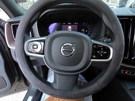 Volvo XC60 — photo 08