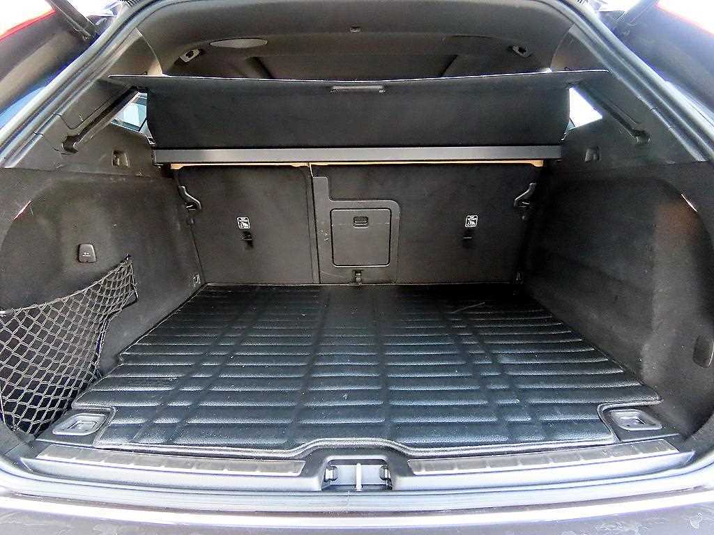 Volvo XC60 — photo 17