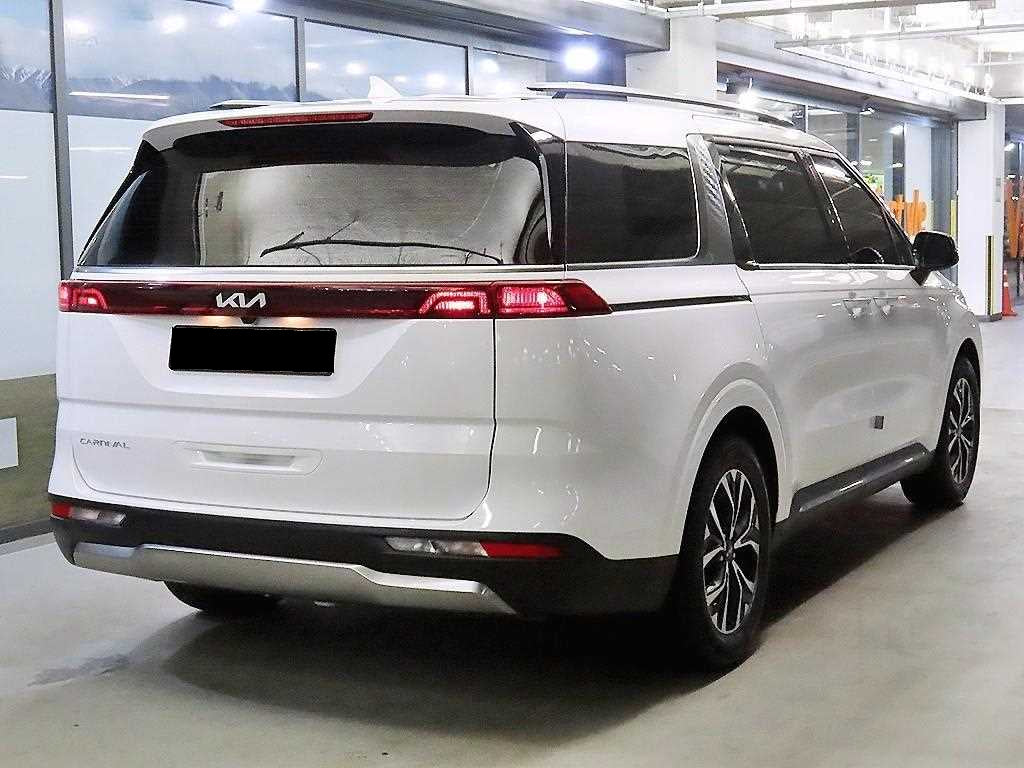 Kia Carnival — photo 04