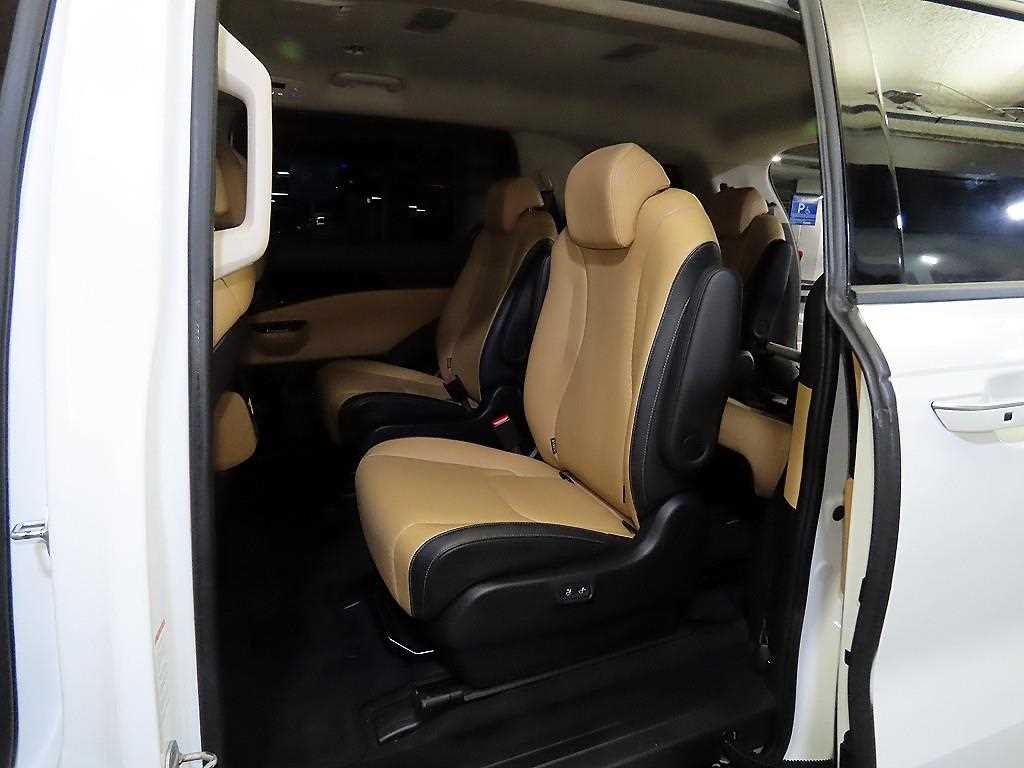 Kia Carnival — photo 07
