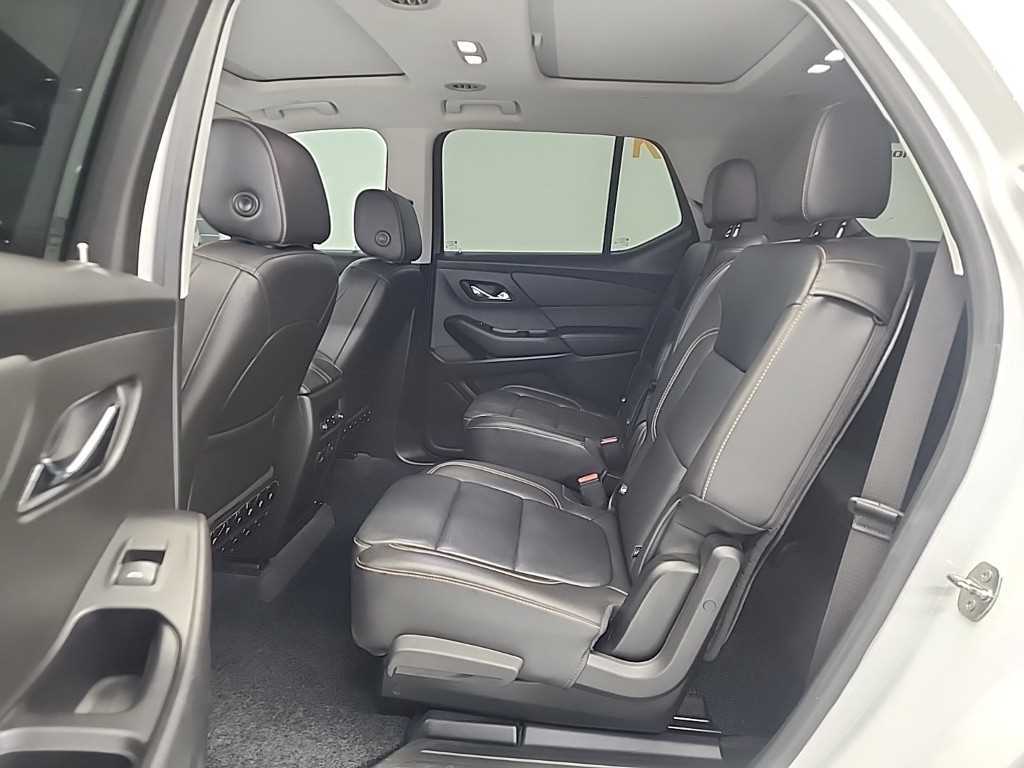 CHEVROLET Traverse — photo 12