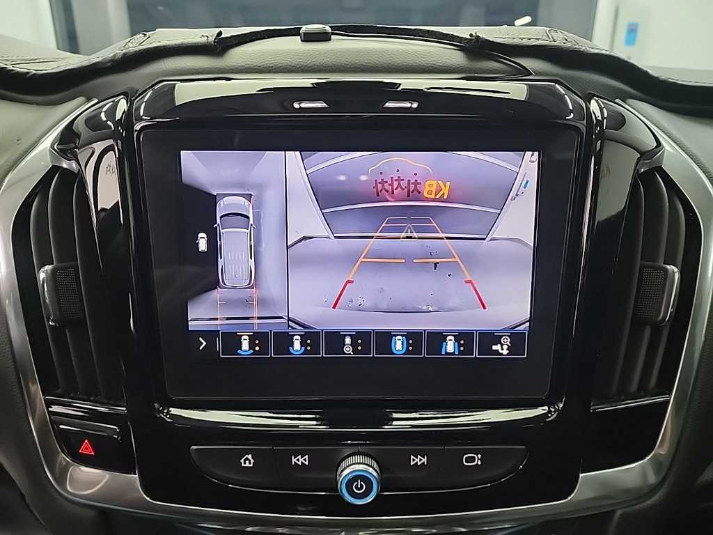 CHEVROLET Traverse — photo 16