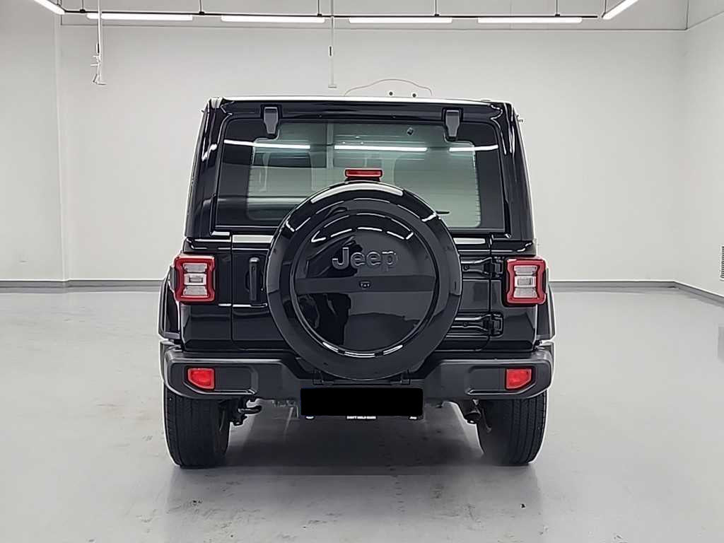 Jeep Wrangler — photo 03