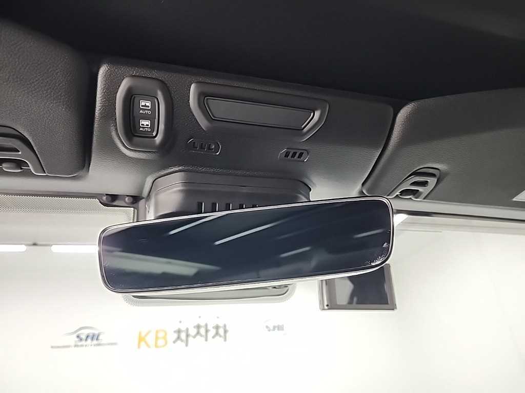 Jeep Wrangler — photo 16