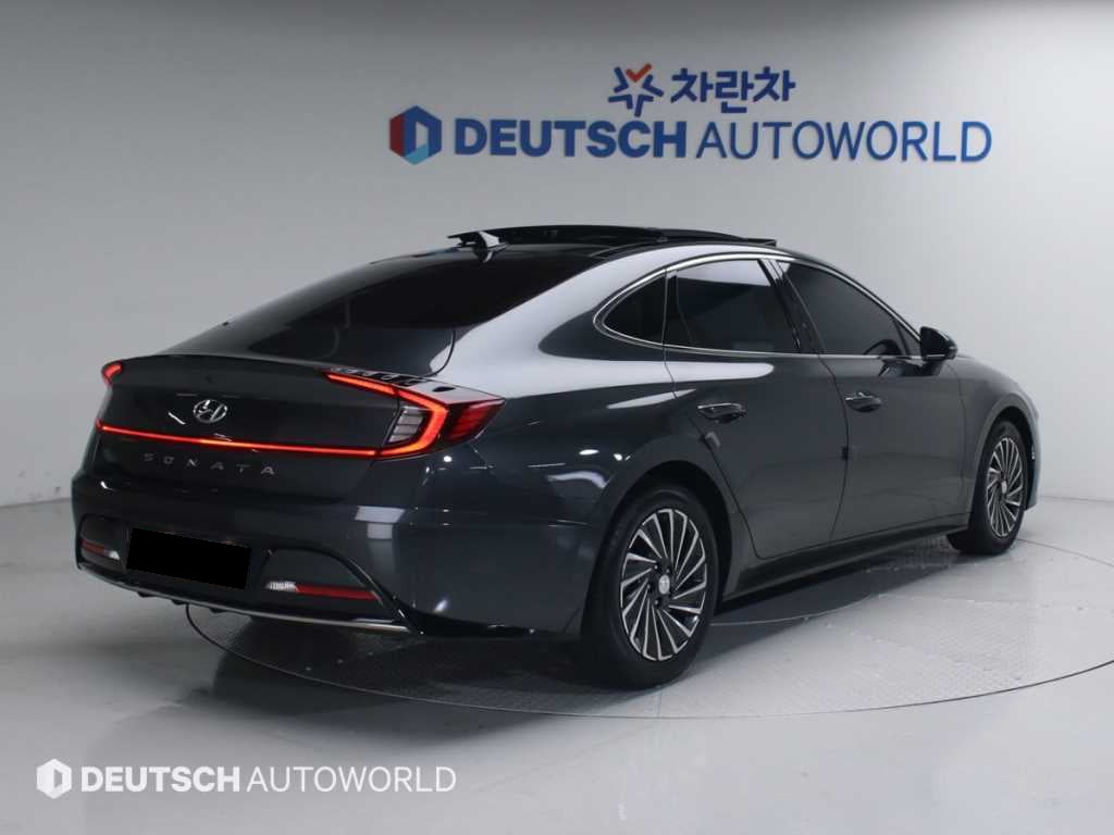 Hyundai Sonata — photo 02