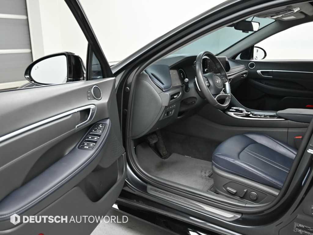 Hyundai Sonata — photo 11