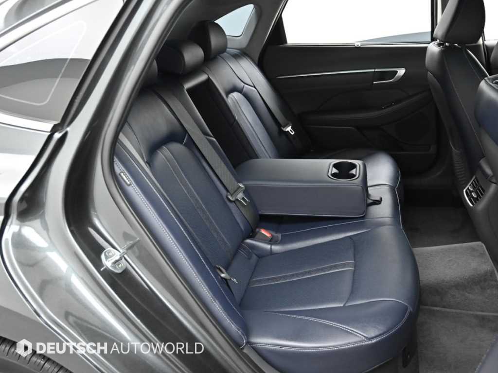 Hyundai Sonata — photo 12