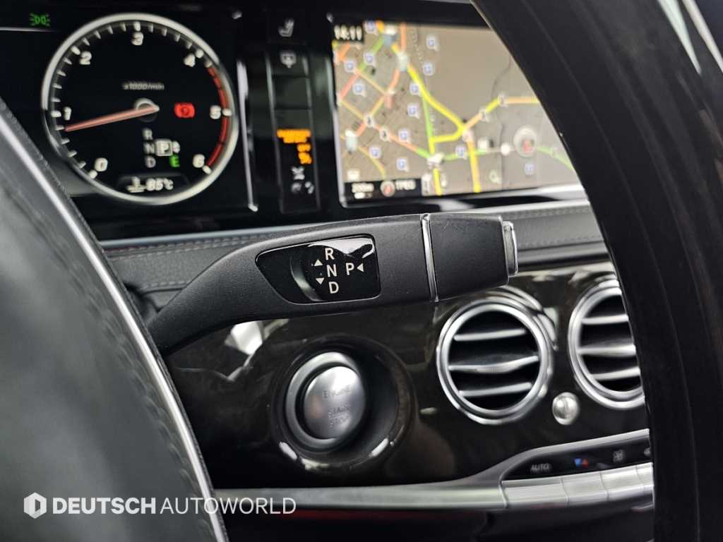 Mercedes-Benz S-Class — photo 09
