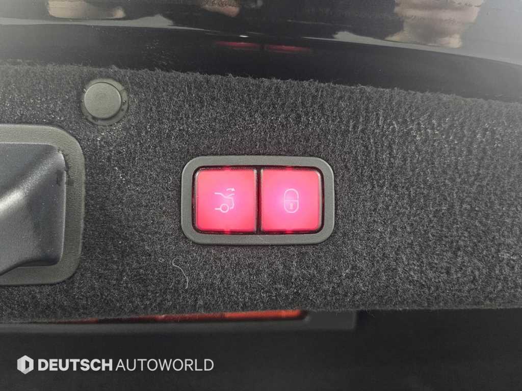 Mercedes-Benz S-Class — photo 20