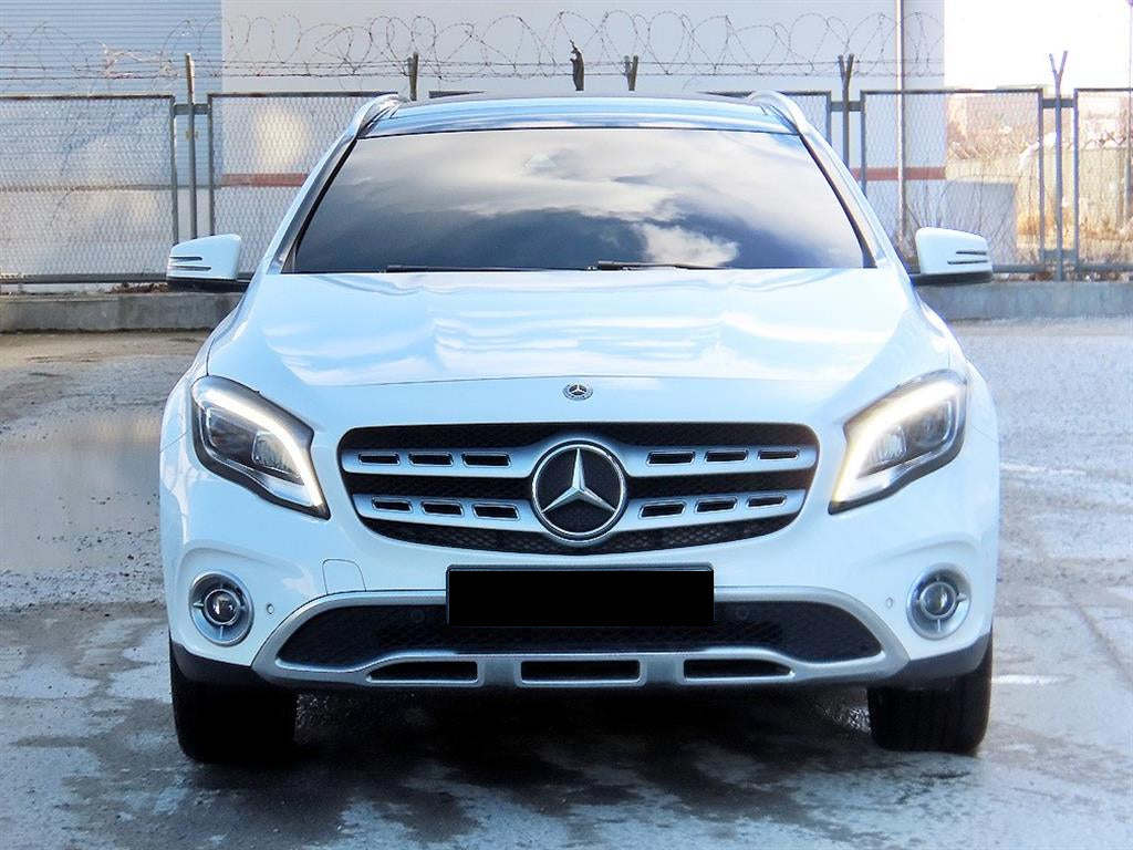 Mercedes-Benz GLA-Class — photo 01