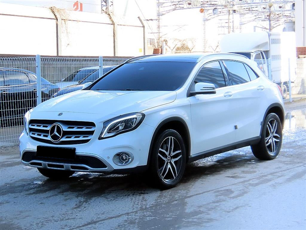 Mercedes-Benz GLA-Class — photo 02