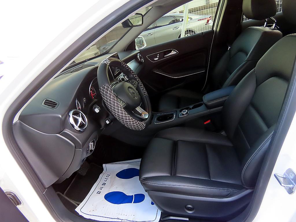 Mercedes-Benz GLA-Class — photo 05