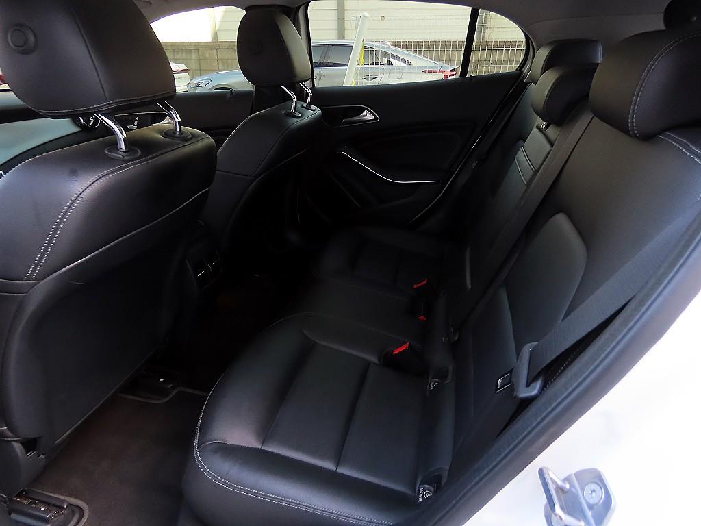 Mercedes-Benz GLA-Class — photo 06