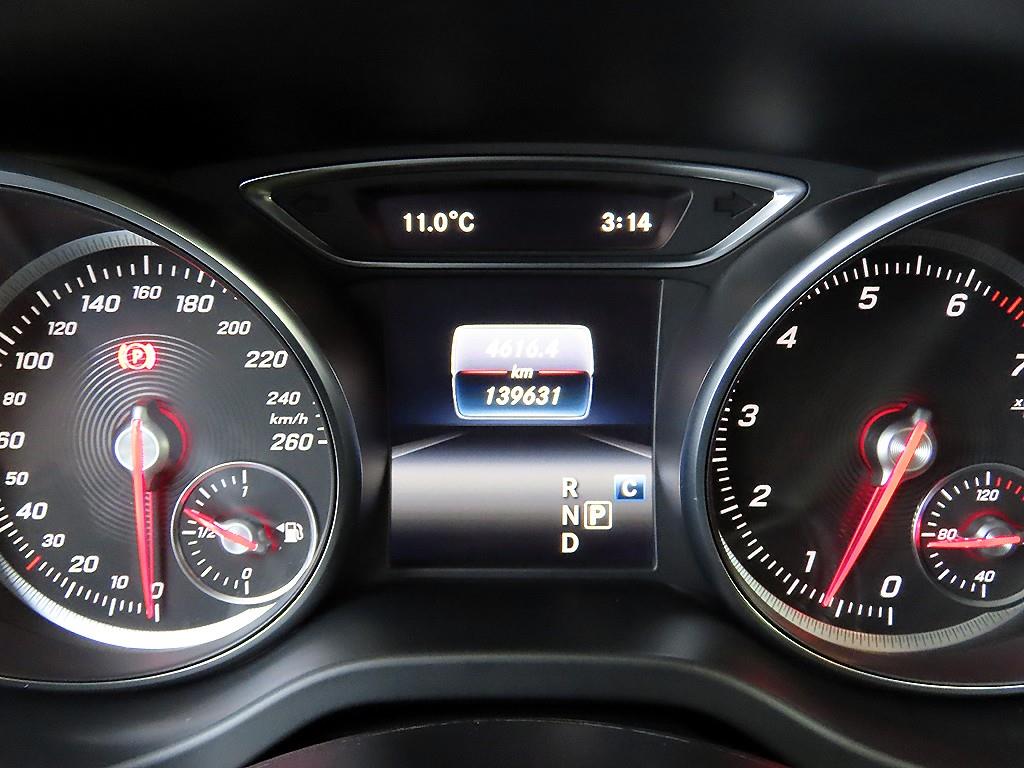 Mercedes-Benz GLA-Class — photo 09