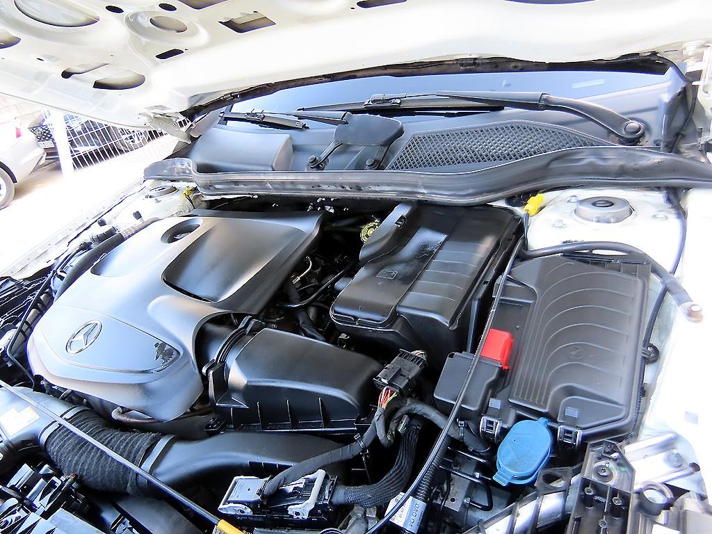 Mercedes-Benz GLA-Class — photo 19