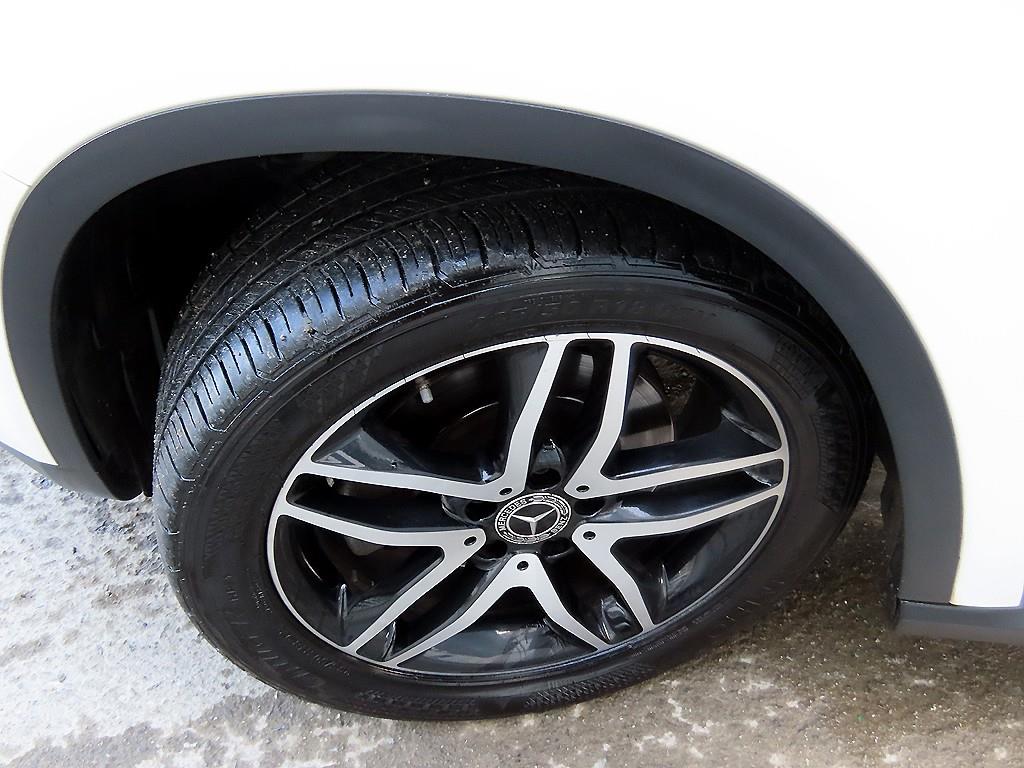 Mercedes-Benz GLA-Class — photo 20