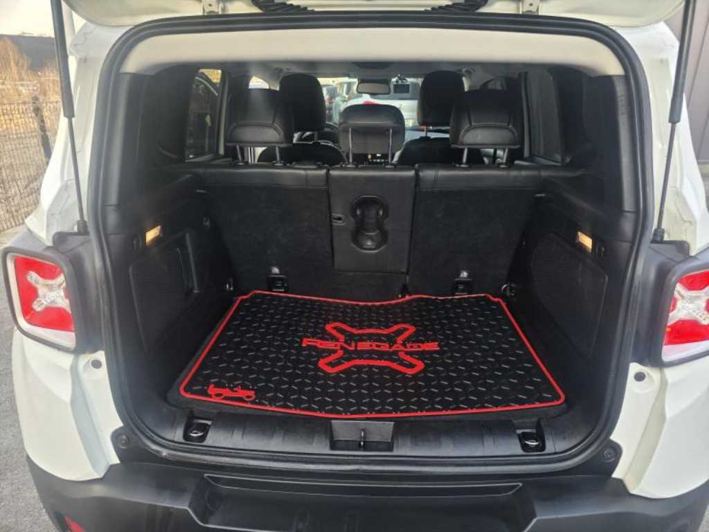 Jeep Renegade — photo 04