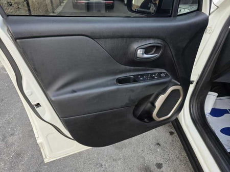Jeep Renegade — photo 08