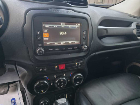 Jeep Renegade — photo 13