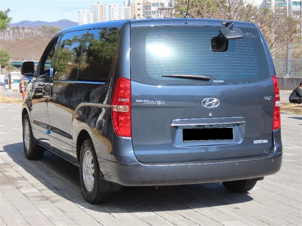 Hyundai Starex — photo 04