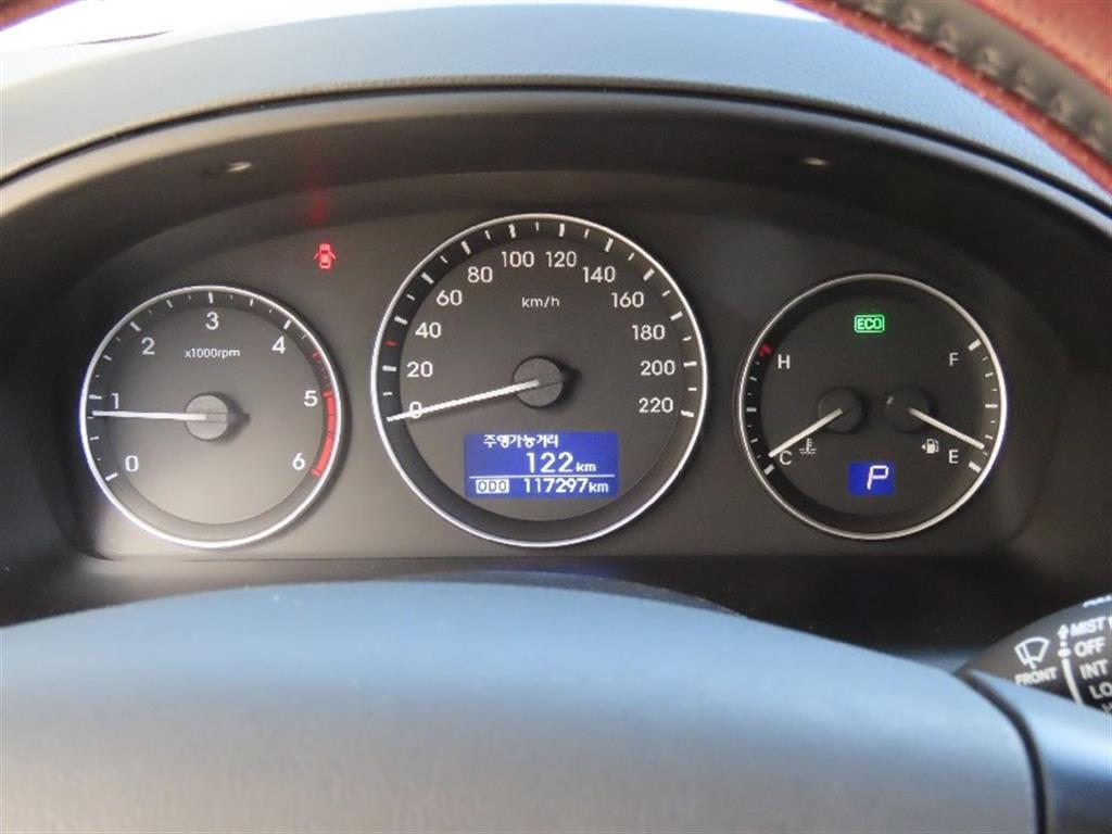 Hyundai Starex — photo 05