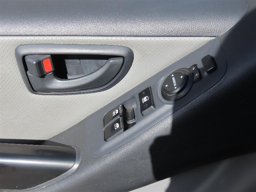 Hyundai Starex — photo 12