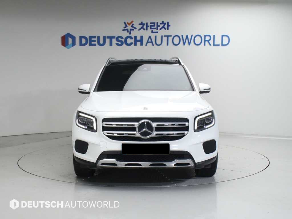 Mercedes-Benz GLB-Class — photo 03
