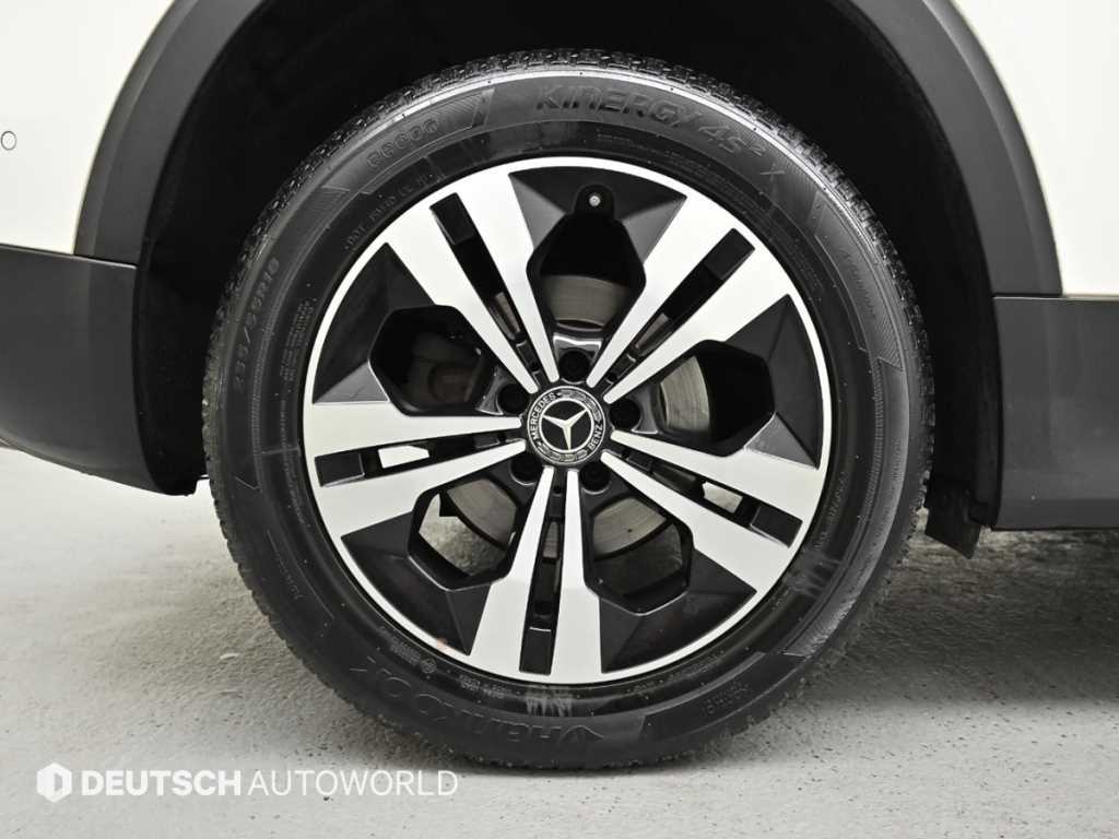 Mercedes-Benz GLB-Class — photo 05