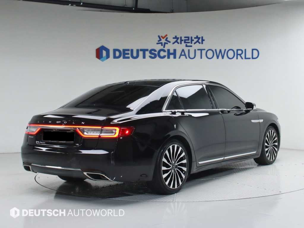 Lincoln Continental — photo 02