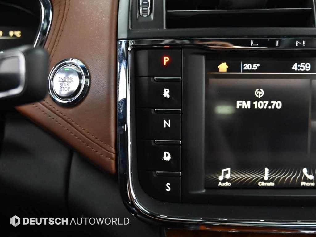 Lincoln Continental — photo 09